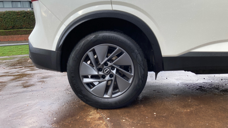 Nissan Qashqai 1.3 DiG-T MH 158 Acenta Premium 5dr Xtronic Petrol Hatchback